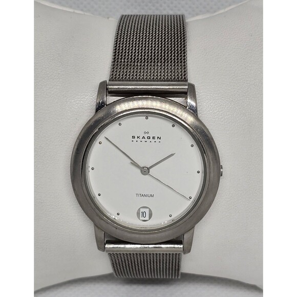 Womens Skagen Titanium Ultra Slim Silver Tone Date Mesh Bracelet Watch 14 - Picture 5 of 9